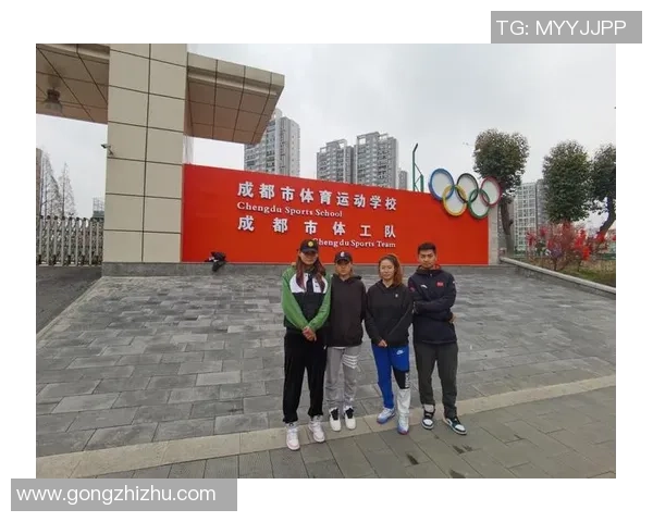 成都网球队在亚运会中的团队协作展现出卓越精神与默契配合