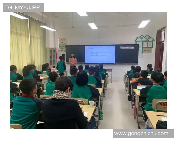 李艳在足球场上的精彩表现与职业生涯的成长历程分析