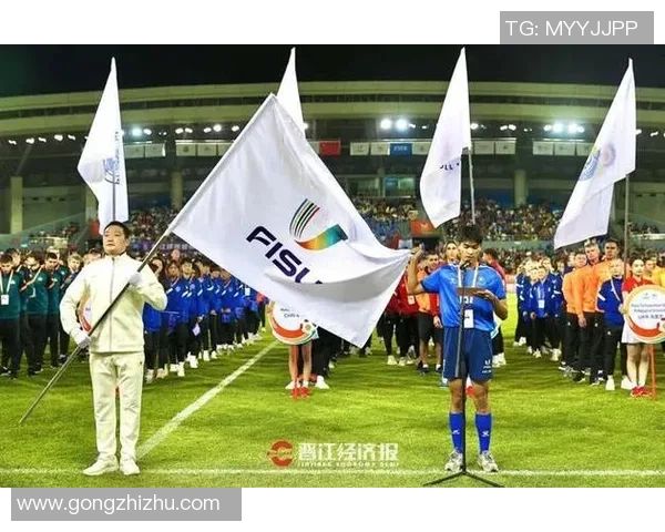 重庆足球杯激情四溢球迷齐聚共庆足球盛宴的热血时刻 重庆足球杯激情四溢球迷齐聚共庆足球盛宴的热血时刻